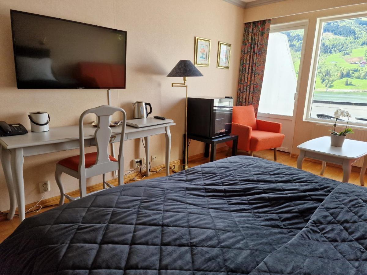 Olden Fjordhotel Ngoại thất bức ảnh