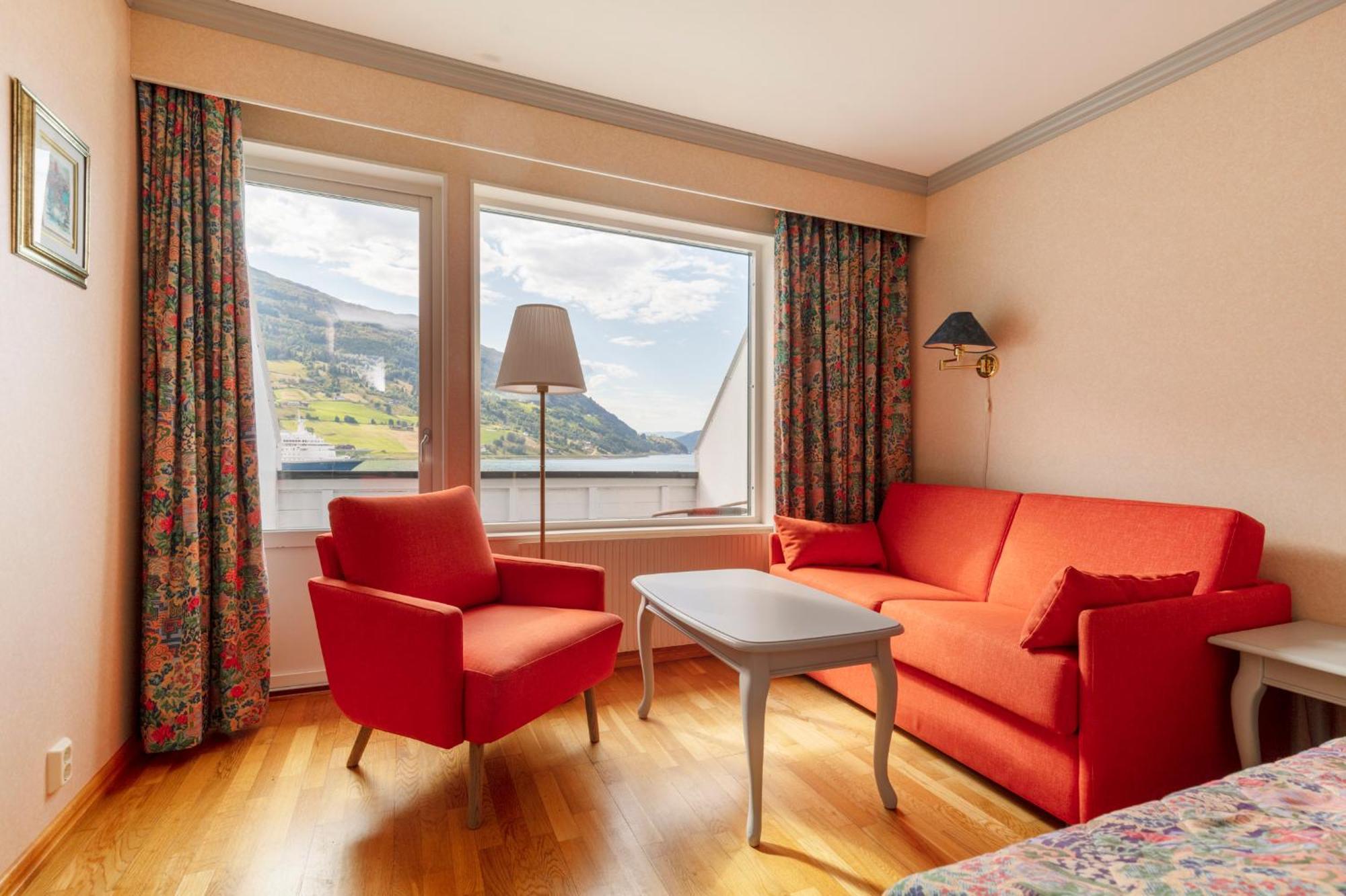Olden Fjordhotel Ngoại thất bức ảnh
