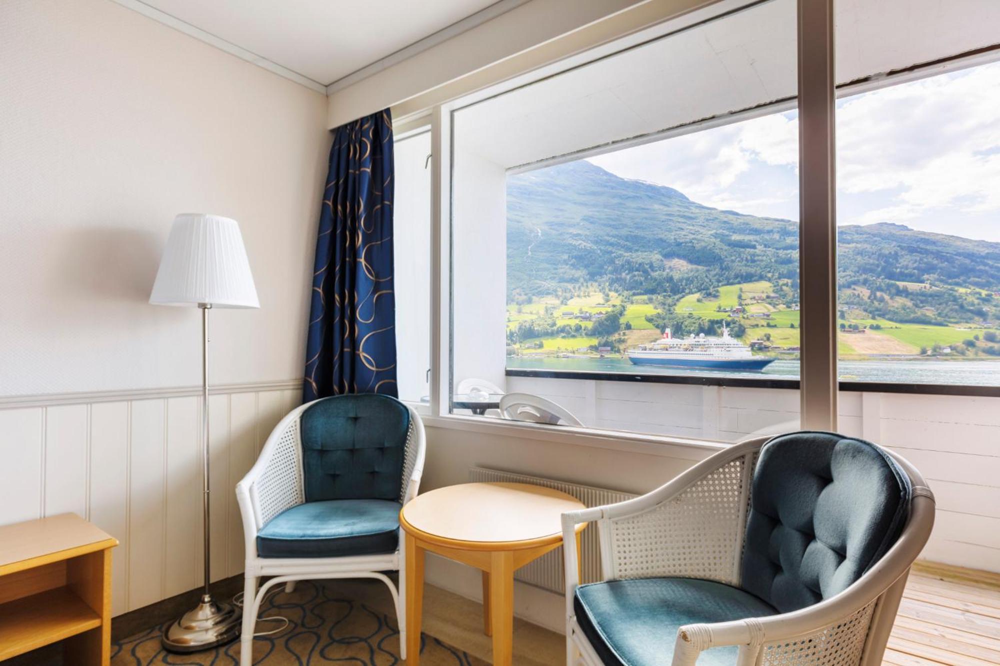 Olden Fjordhotel Ngoại thất bức ảnh