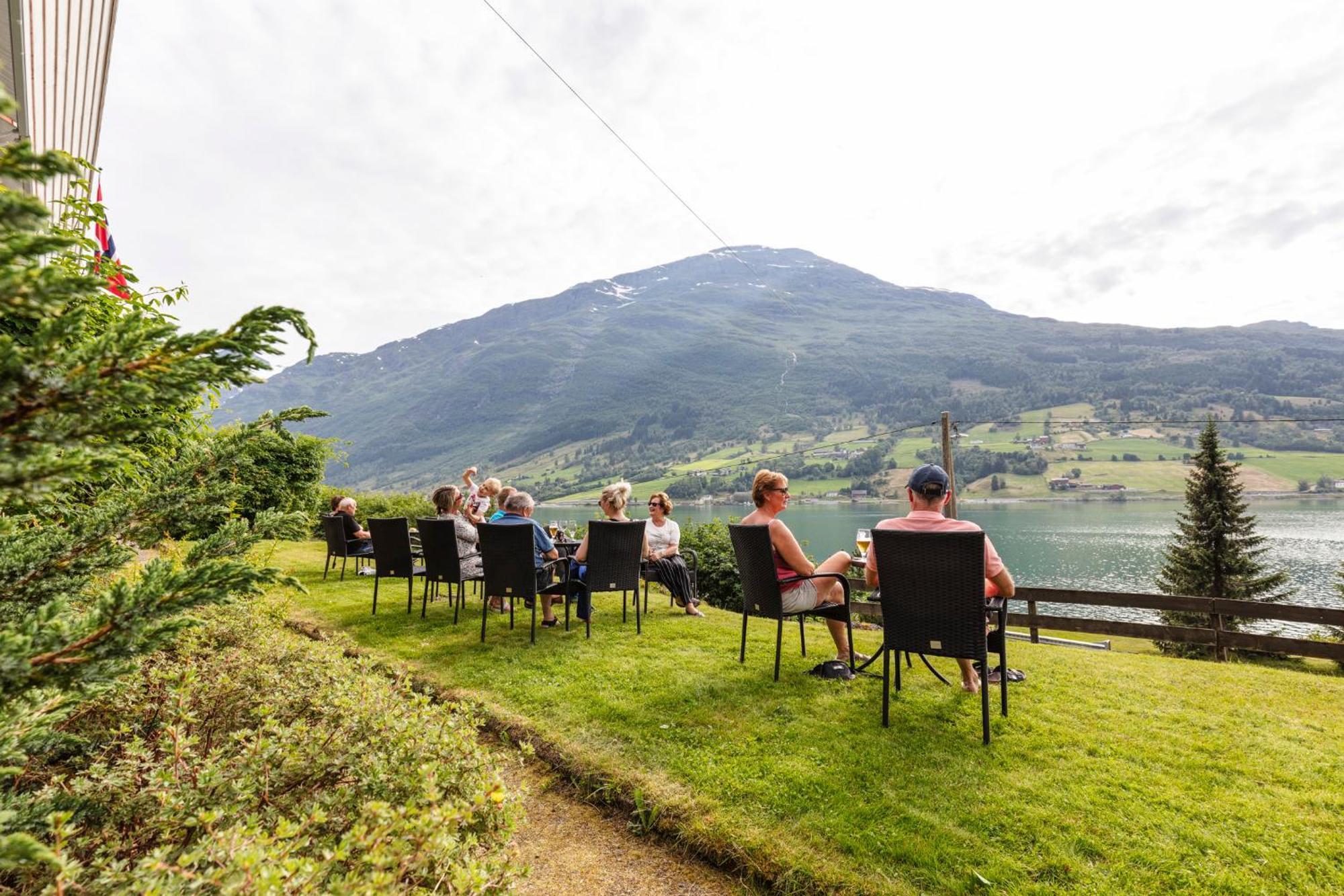 Olden Fjordhotel Ngoại thất bức ảnh