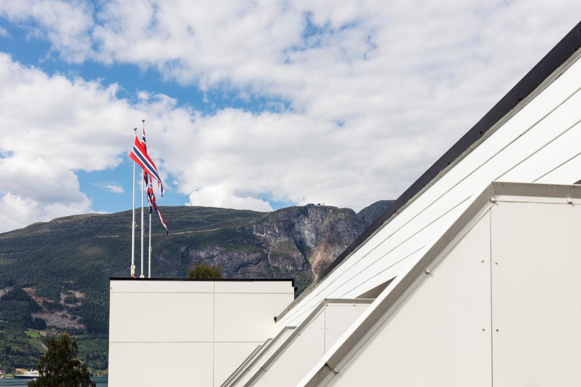 Olden Fjordhotel Ngoại thất bức ảnh